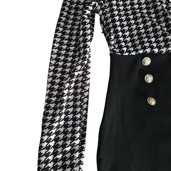 Women's Black White Color Cross Neck Printed Bodycon Dress - Picture 3 of 6